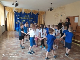 Физкультурный праздник «Если сильно захотеть - можно в космос полететь!»